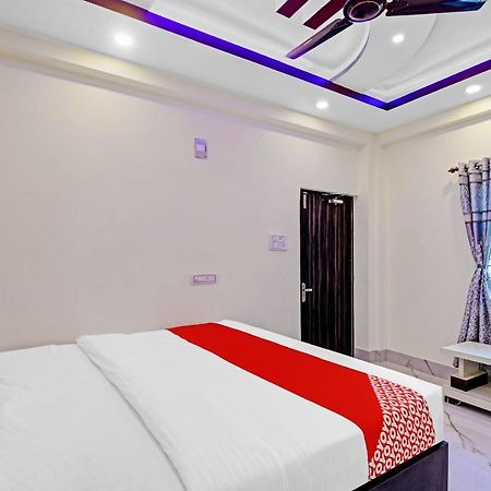 Oyo 86602 Hotel Dream Palace Kalküta Dış mekan fotoğraf